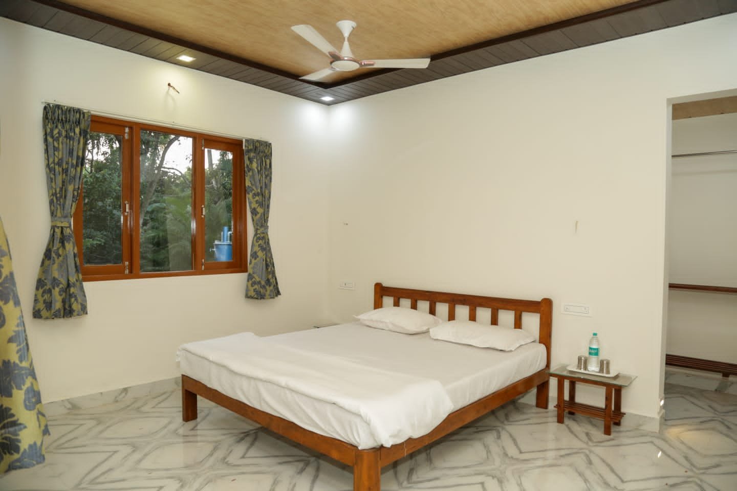 Appachi Wadi gallery photo 108 - appachiwadi Bordi room