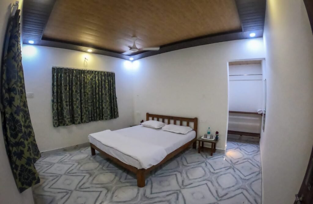 Room interior at Appachi Wadi